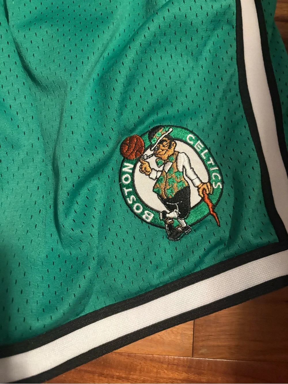 Boston Celtics Mesh Basketball Shorts Green Youth XL 18-20 NBA (0965)